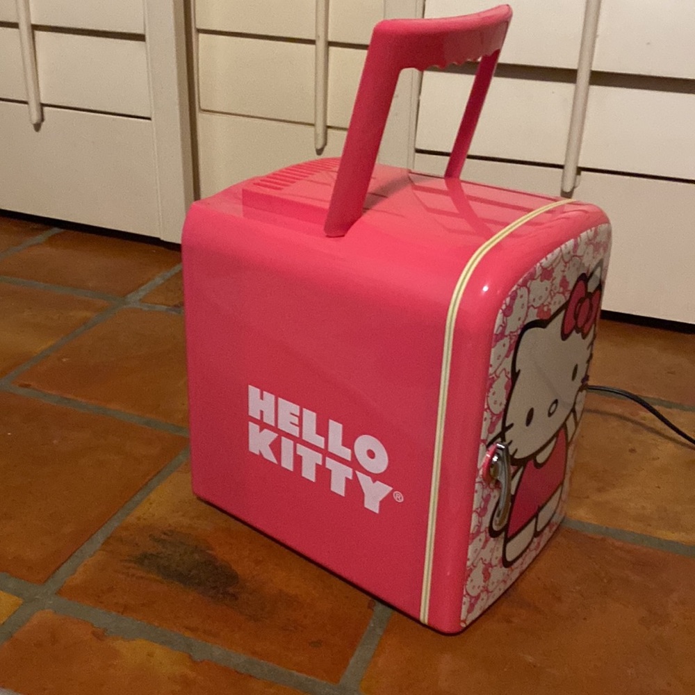 Hello Kitty - Picture 4 of 9